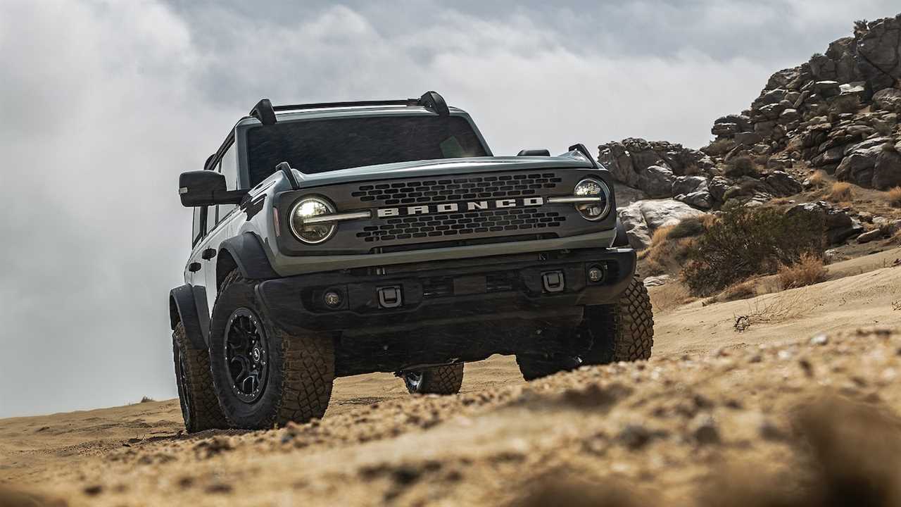 The 2021 Ford Bronco’s Fuel Economy Is Not Good, Trails Even the Thirsty Wrangler