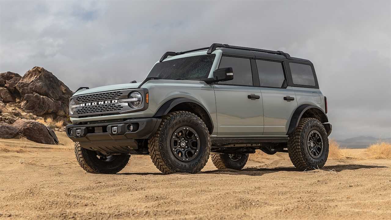 The 2021 Ford Bronco’s Fuel Economy Is Not Good, Trails Even the Thirsty Wrangler