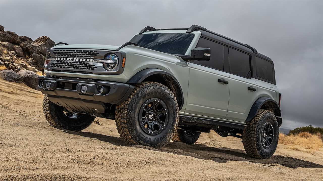 The 2021 Ford Bronco’s Fuel Economy Is Not Good, Trails Even the Thirsty Wrangler