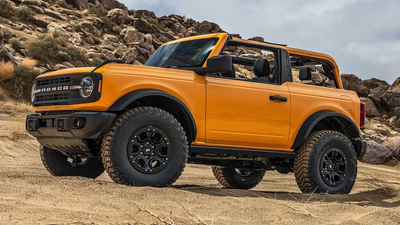 The 2021 Ford Bronco’s Fuel Economy Is Not Good, Trails Even the Thirsty Wrangler