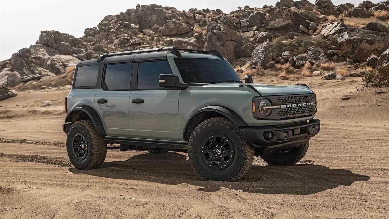 The 2021 Ford Bronco’s Fuel Economy Is Not Good, Trails Even the Thirsty Wrangler