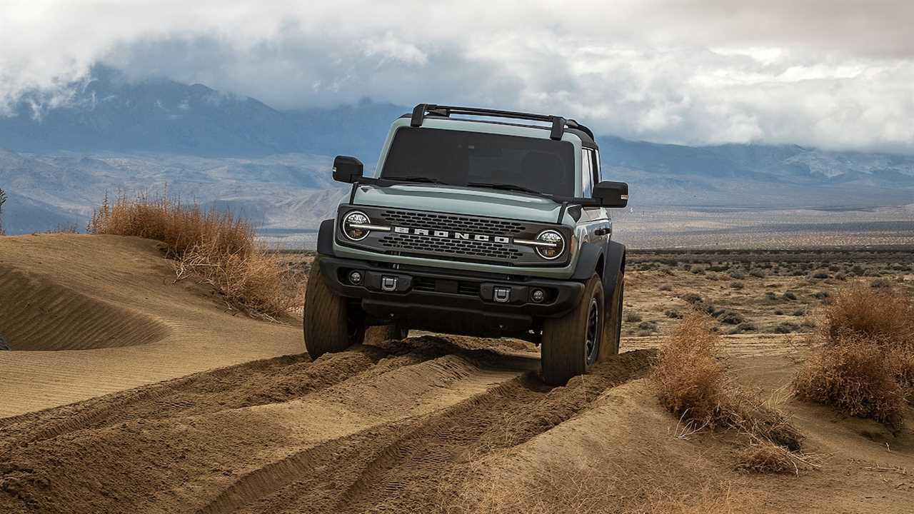 The 2021 Ford Bronco’s Fuel Economy Is Not Good, Trails Even the Thirsty Wrangler