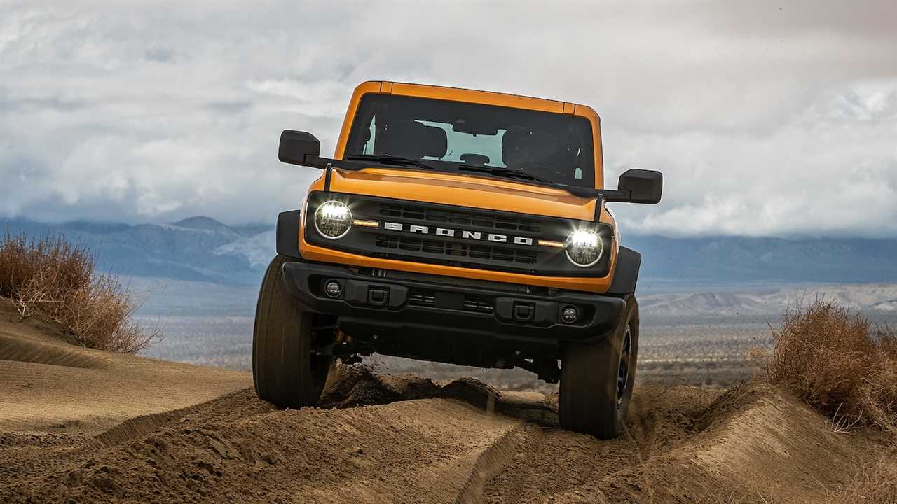 The 2021 Ford Bronco’s Fuel Economy Is Not Good, Trails Even the Thirsty Wrangler