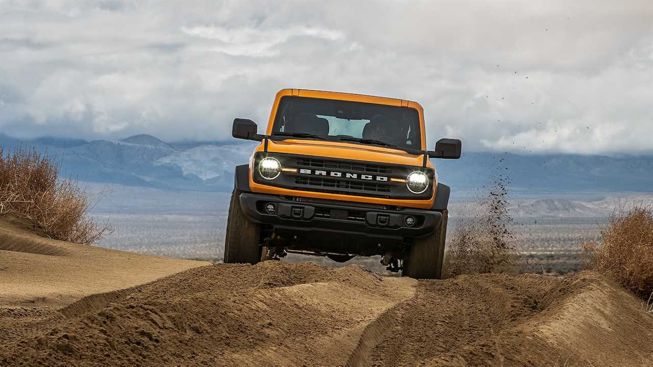 The 2021 Ford Bronco’s Fuel Economy Is Not Good, Trails Even the Thirsty Wrangler
