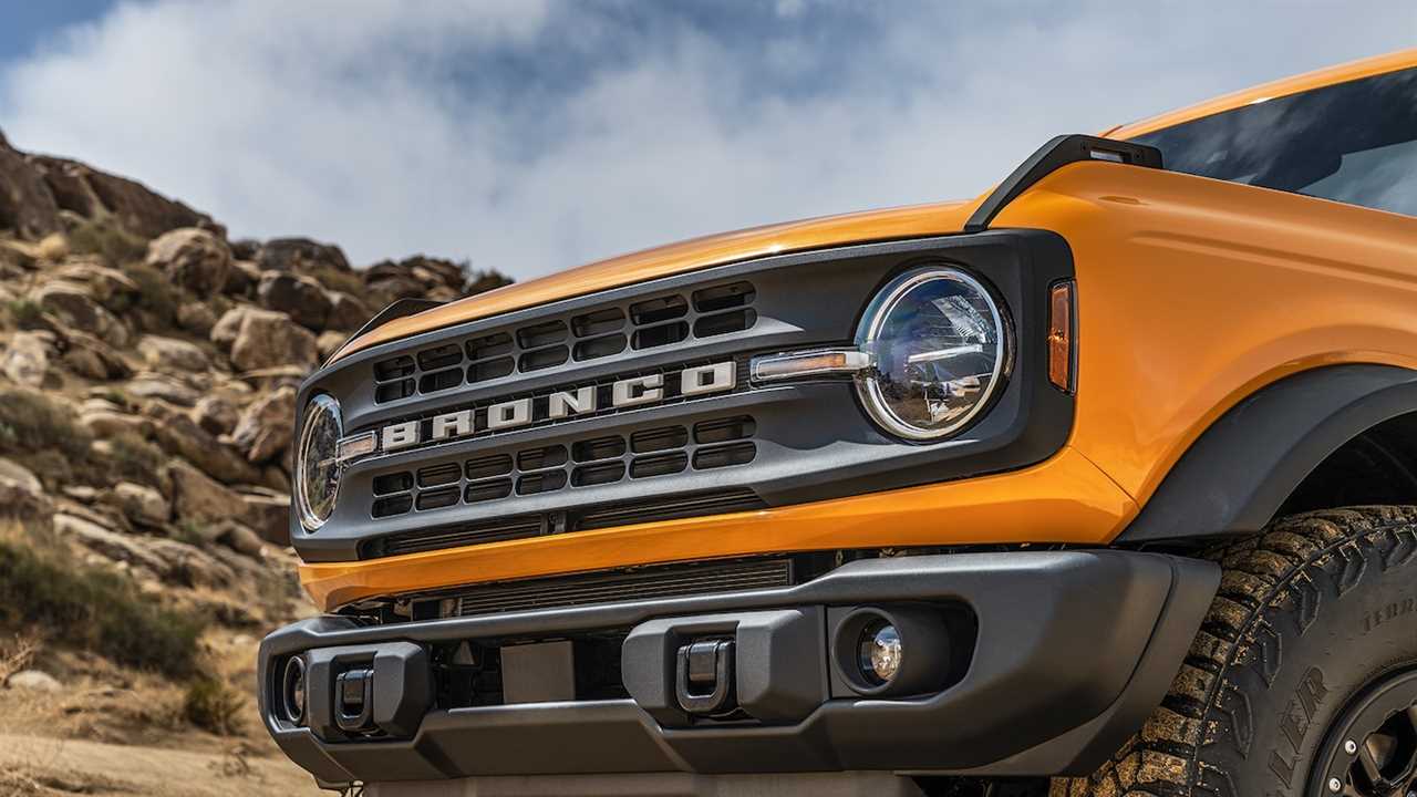 The 2021 Ford Bronco’s Fuel Economy Is Not Good, Trails Even the Thirsty Wrangler