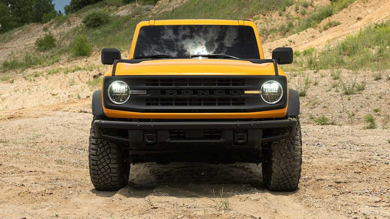 The 2021 Ford Bronco’s Fuel Economy Is Not Good, Trails Even the Thirsty Wrangler
