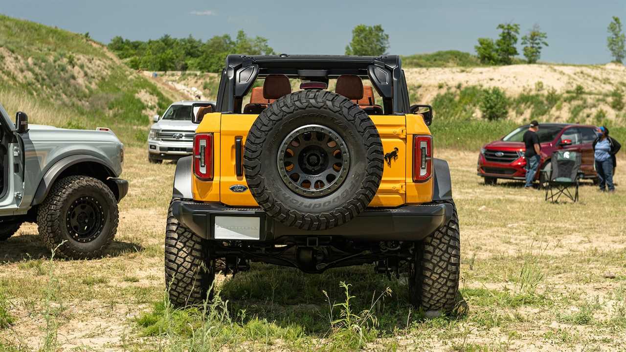 The 2021 Ford Bronco’s Fuel Economy Is Not Good, Trails Even the Thirsty Wrangler