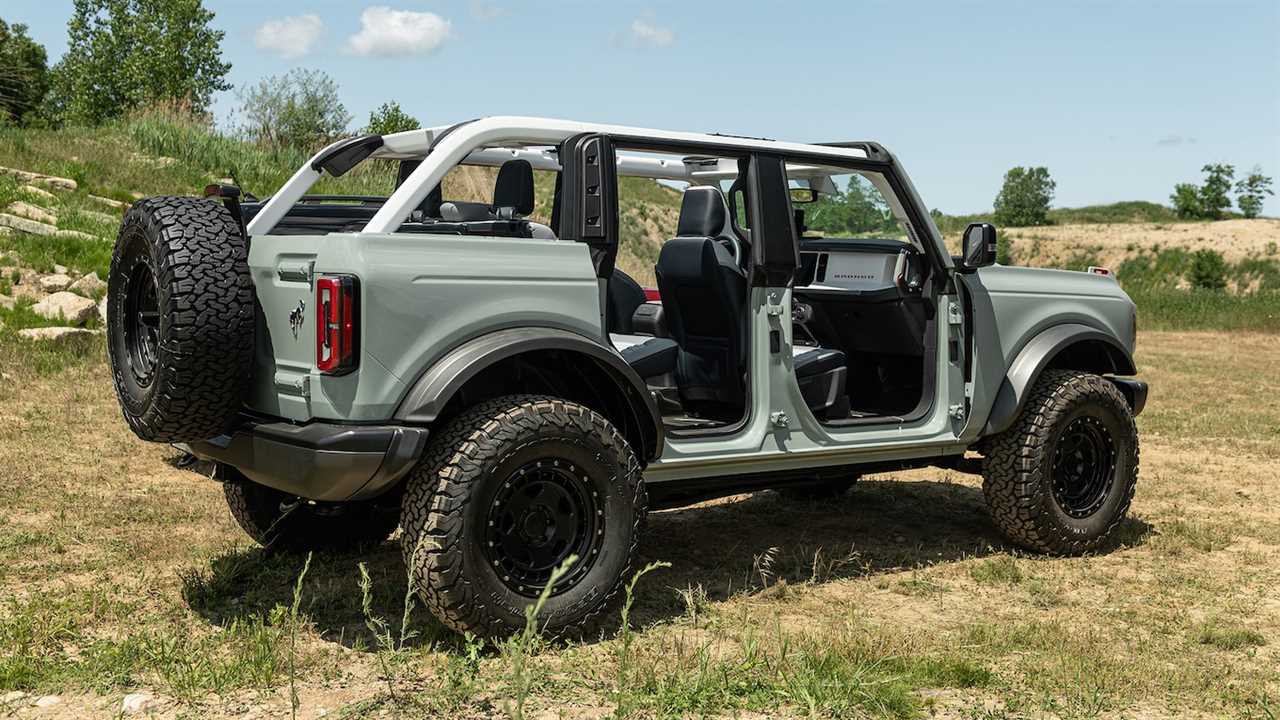 The 2021 Ford Bronco’s Fuel Economy Is Not Good, Trails Even the Thirsty Wrangler