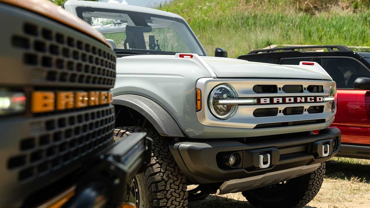 The 2021 Ford Bronco’s Fuel Economy Is Not Good, Trails Even the Thirsty Wrangler