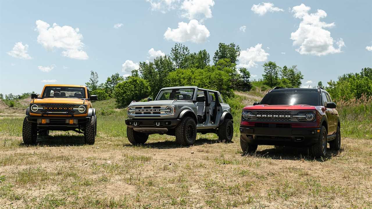 The 2021 Ford Bronco’s Fuel Economy Is Not Good, Trails Even the Thirsty Wrangler