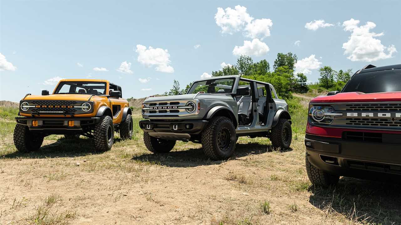 The 2021 Ford Bronco’s Fuel Economy Is Not Good, Trails Even the Thirsty Wrangler