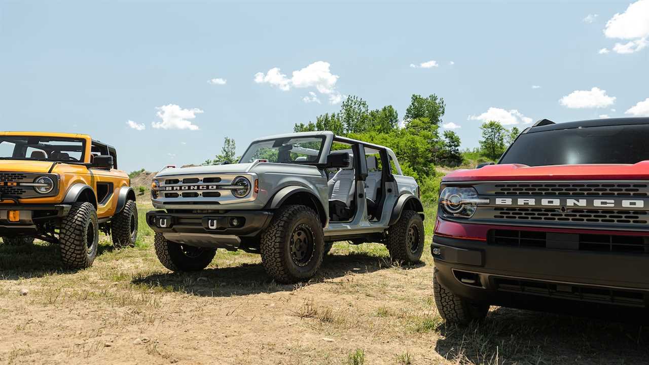 The 2021 Ford Bronco’s Fuel Economy Is Not Good, Trails Even the Thirsty Wrangler