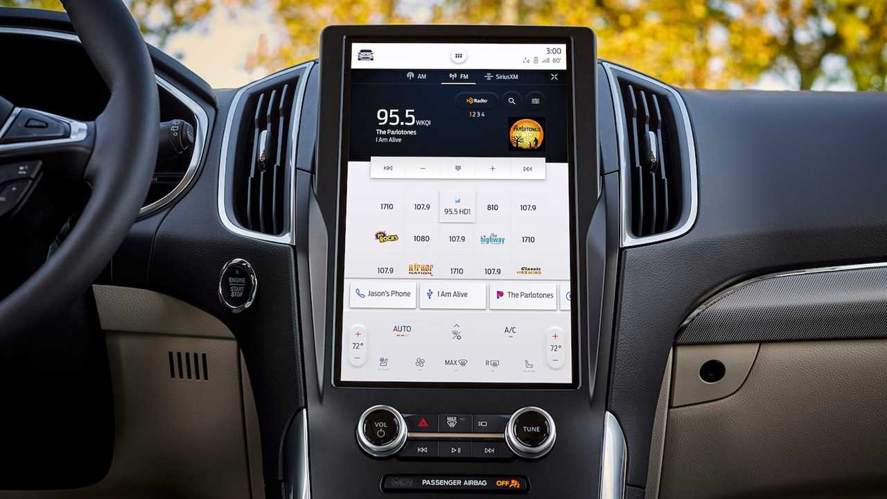 Ford Wants to Bring Billboards Inside Your Car, Beamed to the Dashboard Screen