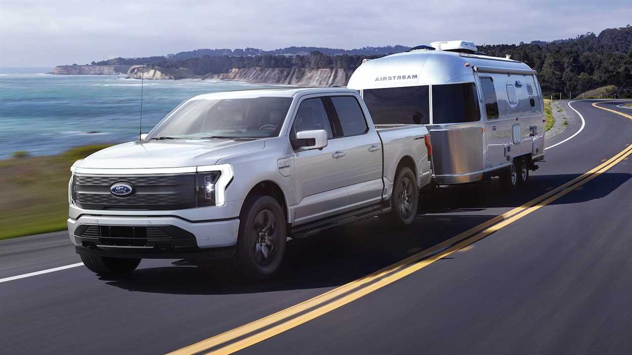 2022 Ford F-150 Lightning electric pickup truck towing