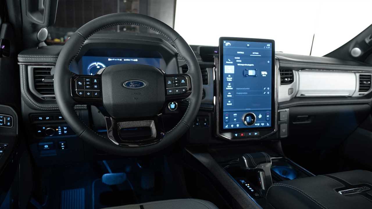 2022 Ford F-150 Lightning steering wheel