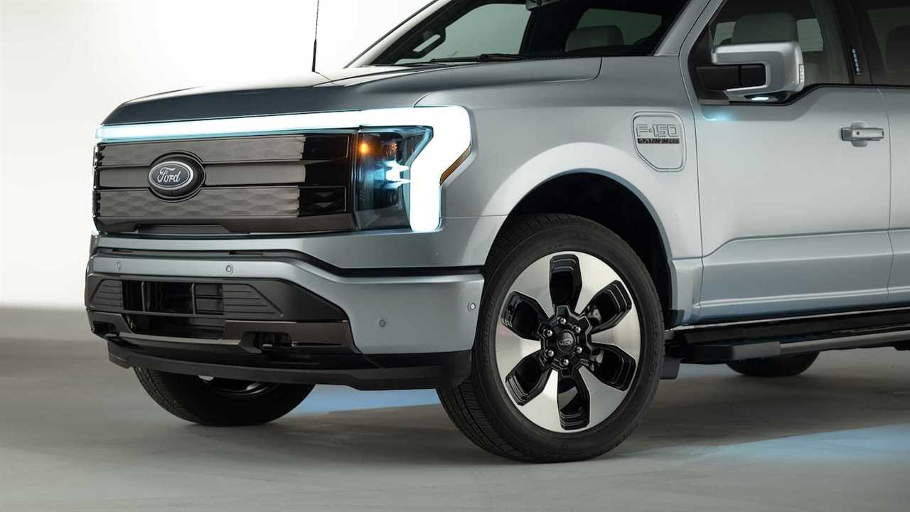 2022 Ford F-150 Lightning front bumper