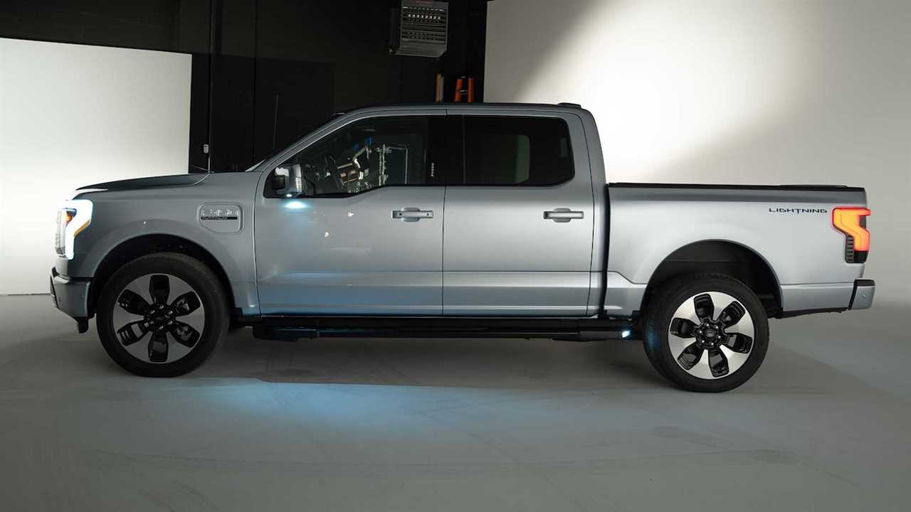 2022 Ford F-150 Lightning side view